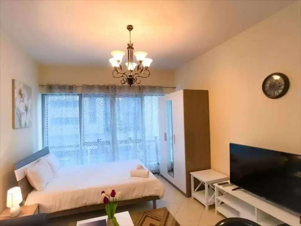 سكني عقار جاهز ستوديو مفروش شقة  للإيجار في دبي #23928 - 1  صورة 