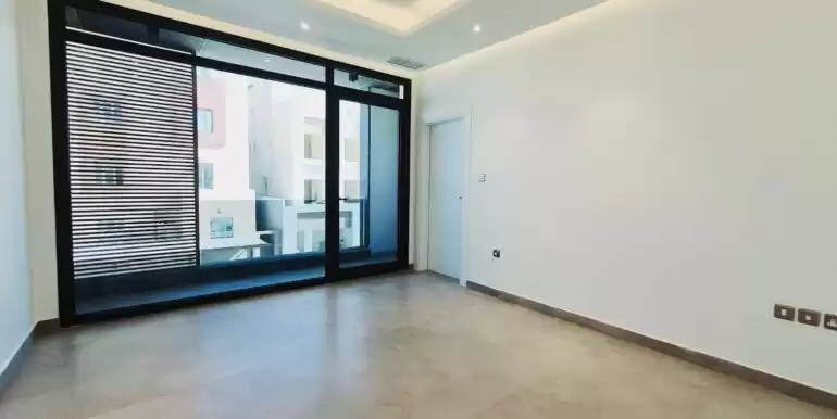 سكني عقار جاهز 5 + غرفة خادمة غير مفروش شقة  للإيجار في الكويت #23930 - 1  صورة 