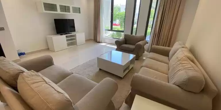 سكني عقار جاهز 3 غرف  مفروش شقة  للإيجار في الكويت #23976 - 1  صورة 