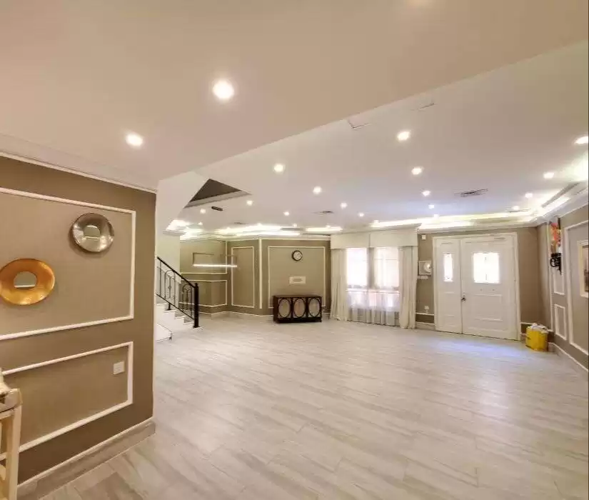 Residential Ready Property 4+maid Bedrooms U/F Apartment  for rent in Kuwait #24050 - 1  image 
