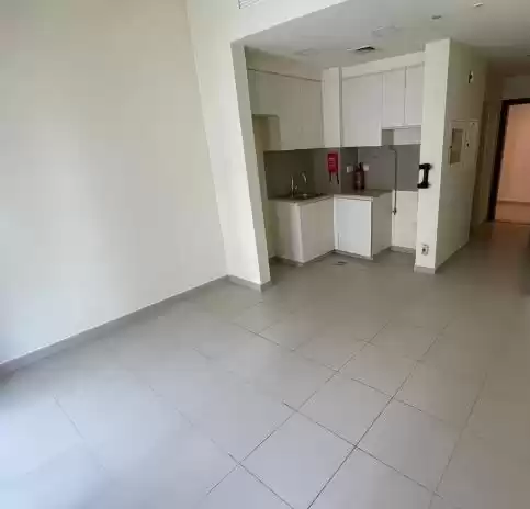 سكني عقار جاهز ستوديو غير مفروش شقة  للإيجار في دبي #24071 - 1  صورة 