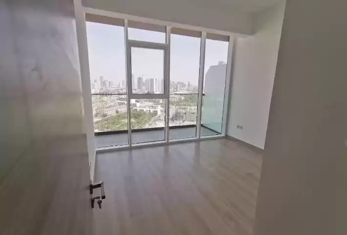 سكني عقار جاهز ستوديو غير مفروش شقة  للإيجار في دبي #24099 - 1  صورة 