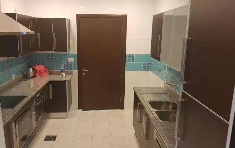 住宅 就绪物业 4 间卧室 U/F 公寓  出租 在 科威特 #24118 - 1  image 