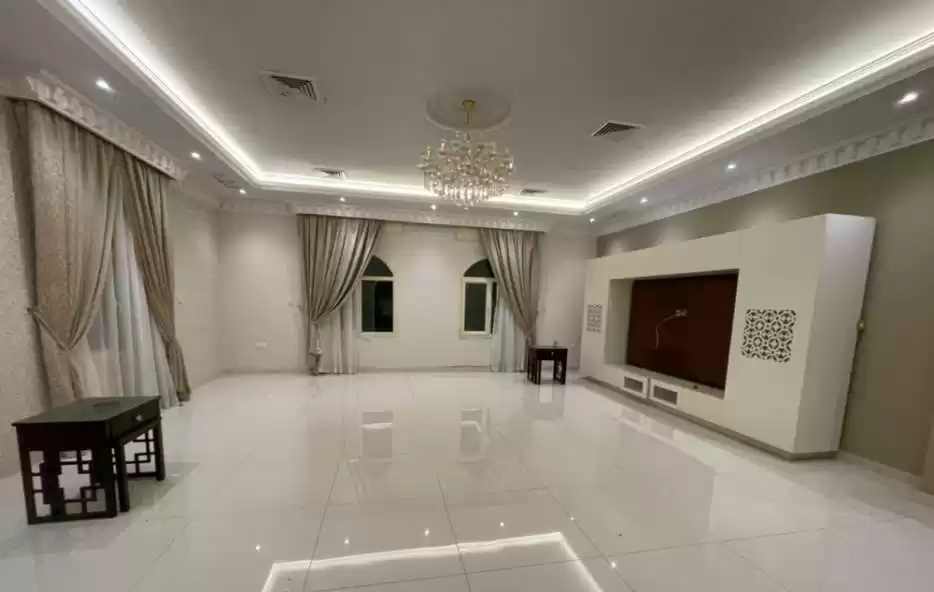 住宅 就绪物业 4 间卧室 U/F 公寓  出租 在 科威特 #24120 - 1  image 