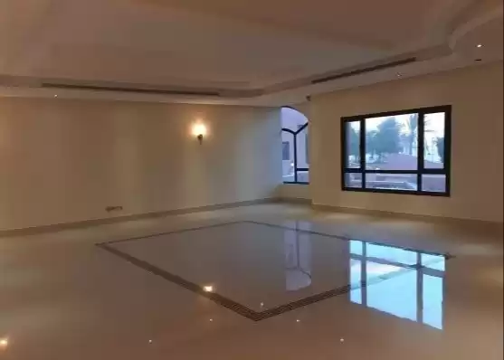 Residential Ready Property 5+maid Bedrooms S/F Apartment  for rent in Kuwait #24176 - 1  image 