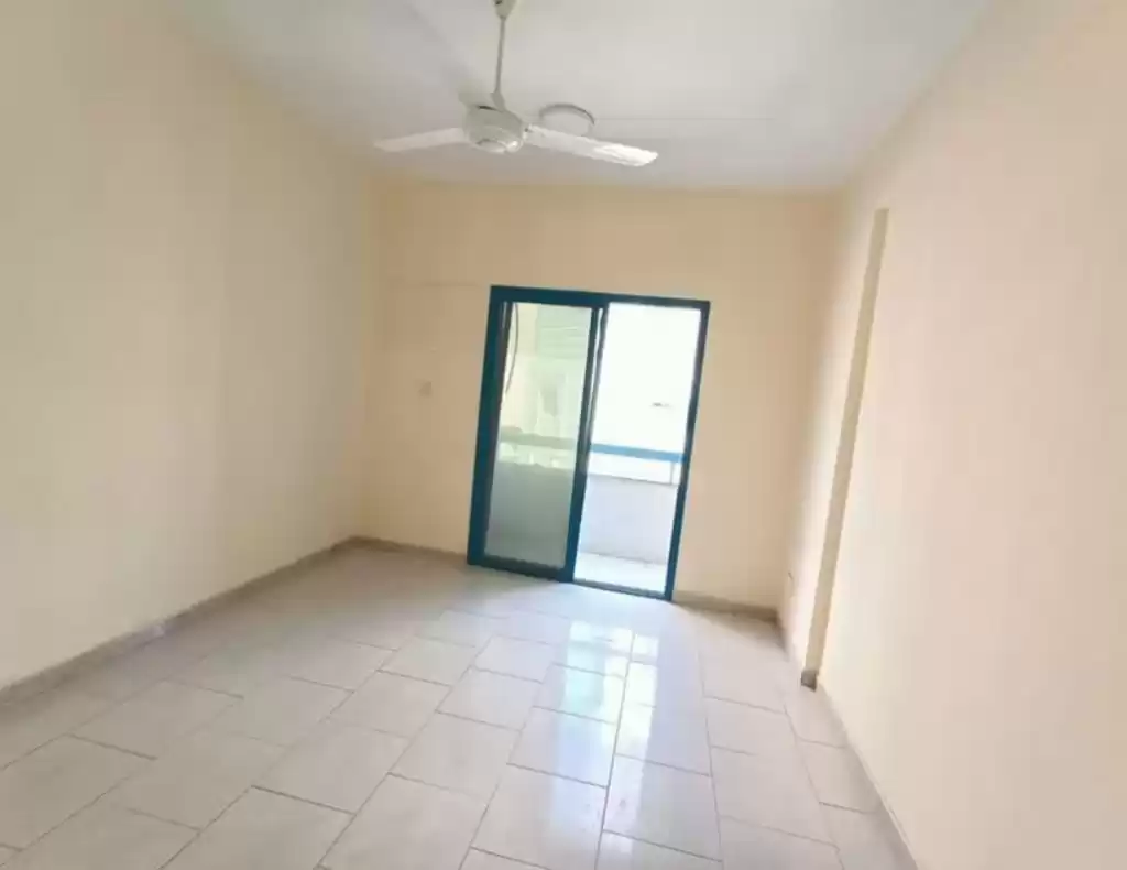 Wohn Klaar eigendom 1 Schlafzimmer U/F Wohnung  zu vermieten in Dubai #24222 - 1  image 