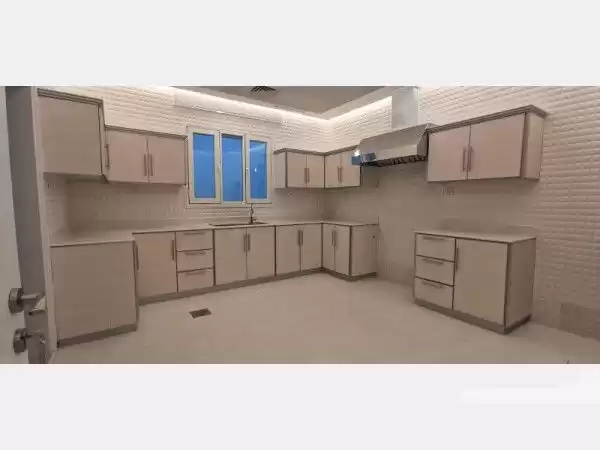 住宅 就绪物业 3 间卧室 U/F 公寓  出租 在 科威特 #24279 - 1  image 