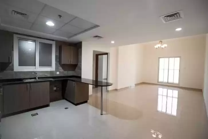 سكني عقار جاهز 2 غرف  غير مفروش شقة  للإيجار في دبي #24305 - 1  صورة 