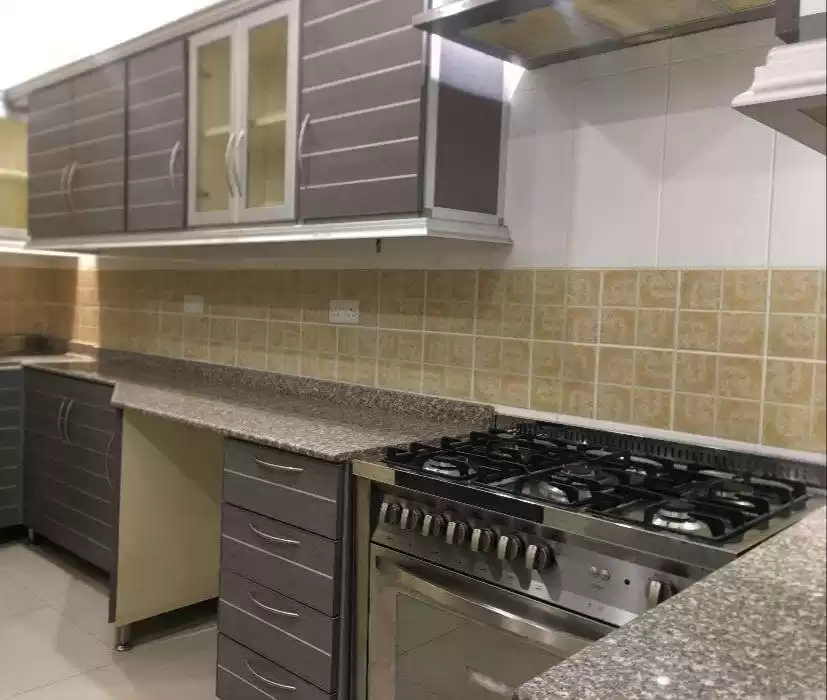 Résidentiel Propriété prête 4 chambres U / f Appartement  a louer au Koweit #24306 - 1  image 