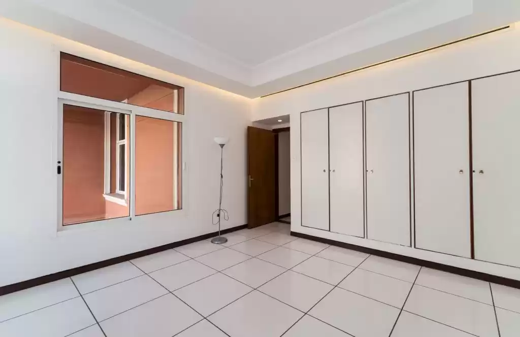 مسکونی املاک آماده 3 خوابه U/F ویلای مستقل  برای اجاره که در کویت #24314 - 1  image 