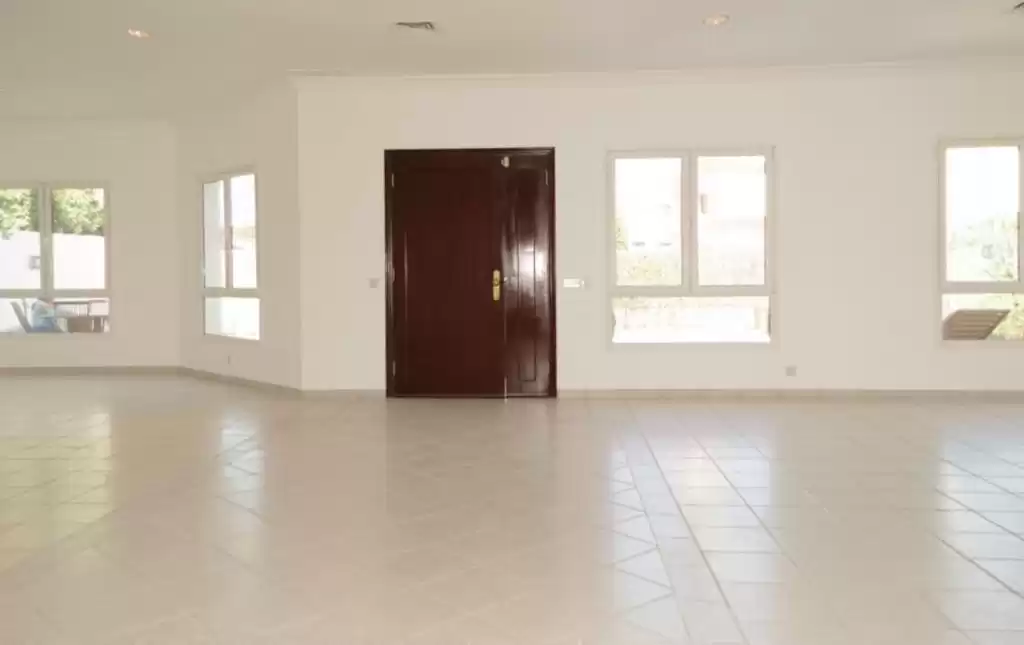Wohn Klaar eigendom 5 Schlafzimmer U/F Alleinstehende Villa  zu vermieten in Kuwait #24354 - 1  image 