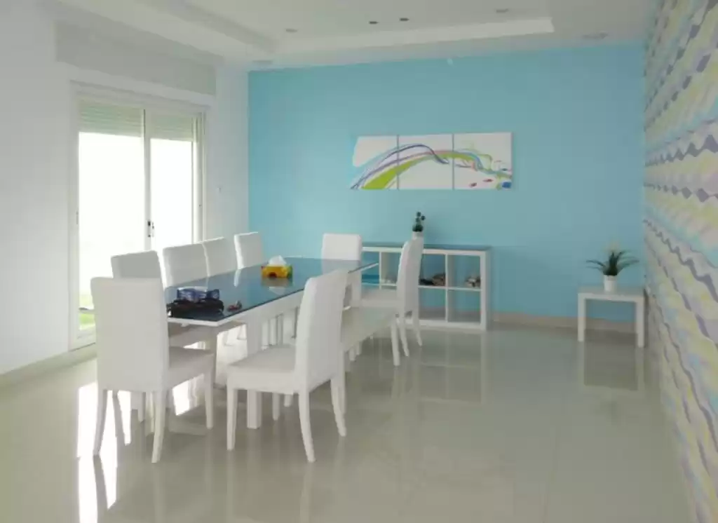 Wohn Klaar eigendom 5 Schlafzimmer F/F Alleinstehende Villa  zu vermieten in Kuwait #24361 - 1  image 