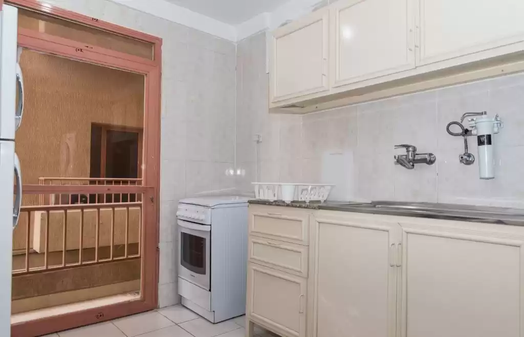 Wohn Klaar eigendom 1 Schlafzimmer F/F Wohnung  zu vermieten in Kuwait #24387 - 1  image 