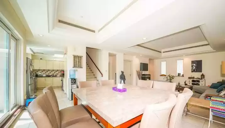 住宅 就绪物业 4+女仆卧室 楼/楼 独立别墅  出售 在 迪拜 #24405 - 1  image 