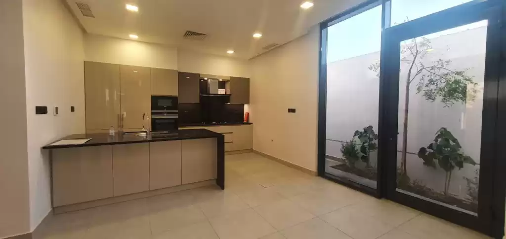مسکونی املاک آماده 3 خوابه U/F ویلای مستقل  برای اجاره که در کویت #24419 - 1  image 