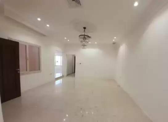 Résidentiel Propriété prête 3 + femme de chambre U / f Appartement  a louer au Koweit #24435 - 1  image 