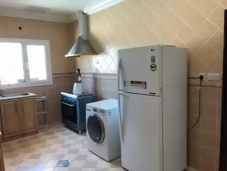 Wohn Klaar eigendom 2 Schlafzimmer F/F Wohnung  zu vermieten in Kuwait #24445 - 1  image 
