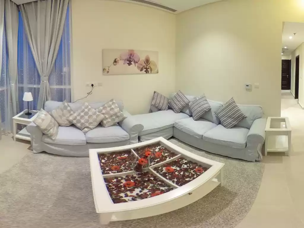 سكني عقار جاهز 2 غرف  مفروش شقة  للإيجار في الكويت #24454 - 1  صورة 