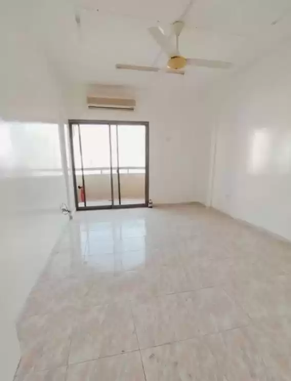 住宅 就绪物业 3 间卧室 U/F 公寓  出租 在 迪拜 #24595 - 1  image 