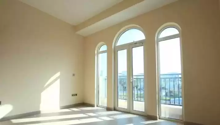 سكني عقار جاهز 4 غرف  غير مفروش فيلا  للبيع في دبي #24620 - 1  صورة 