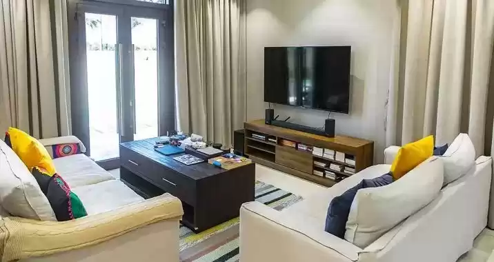 سكني عقار جاهز 4 + غرفة خادمة مفروش فيلا  للبيع في دبي #24652 - 1  صورة 