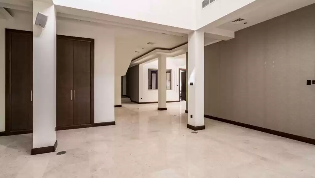سكني عقار جاهز 4 + غرفة خادمة غير مفروش فيلا  للبيع في دبي #24656 - 1  صورة 