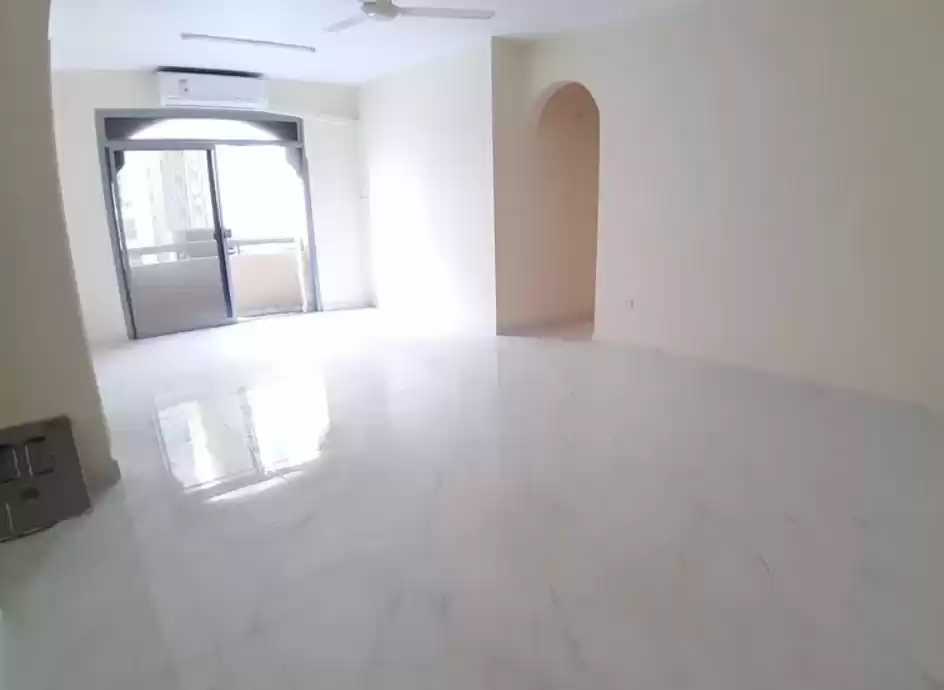 سكني عقار جاهز 2 غرف  غير مفروش شقة  للإيجار في دبي #24716 - 1  صورة 