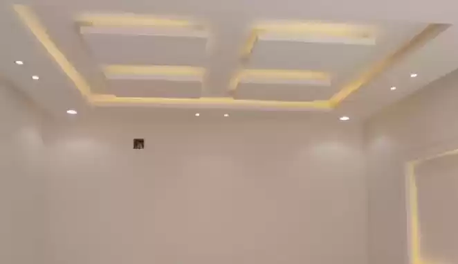 Wohn Klaar eigendom 5 + Zimmermädchen U/F Alleinstehende Villa  zu verkaufen in Riad #24729 - 1  image 