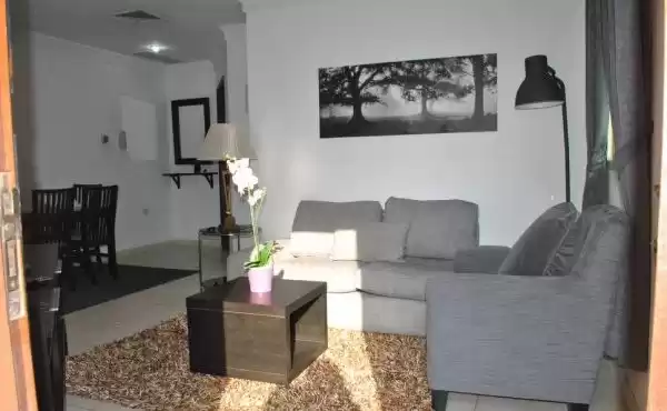 Residential Ready Property 2 Bedrooms F/F Apartment  for rent in Kuwait #24745 - 1  image 