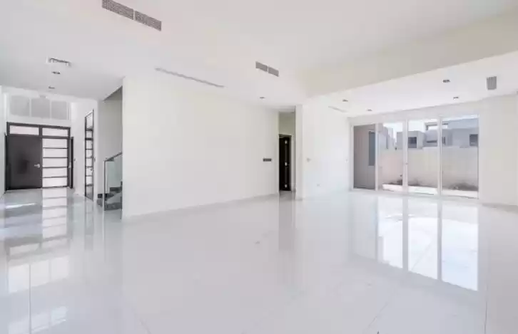 سكني عقار جاهز 5 غرف  غير مفروش فيلا  للبيع في دبي #24756 - 1  صورة 