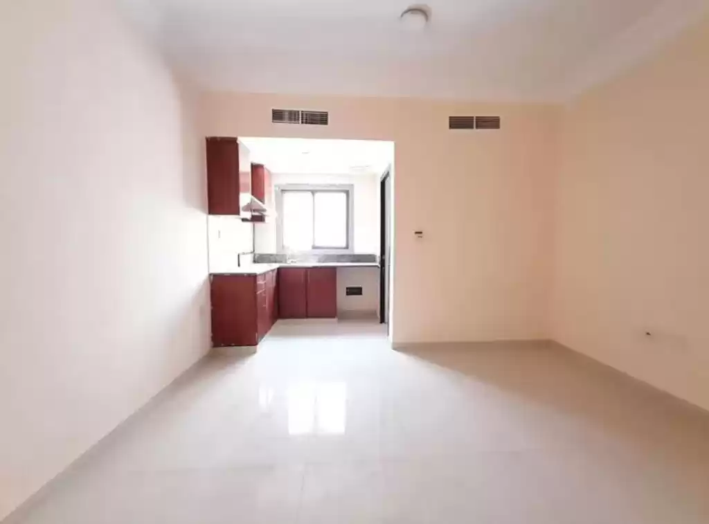 yerleşim Hazır Mülk Stüdyo U/F Apartman  kiralık içinde Dubai #24780 - 1  image 