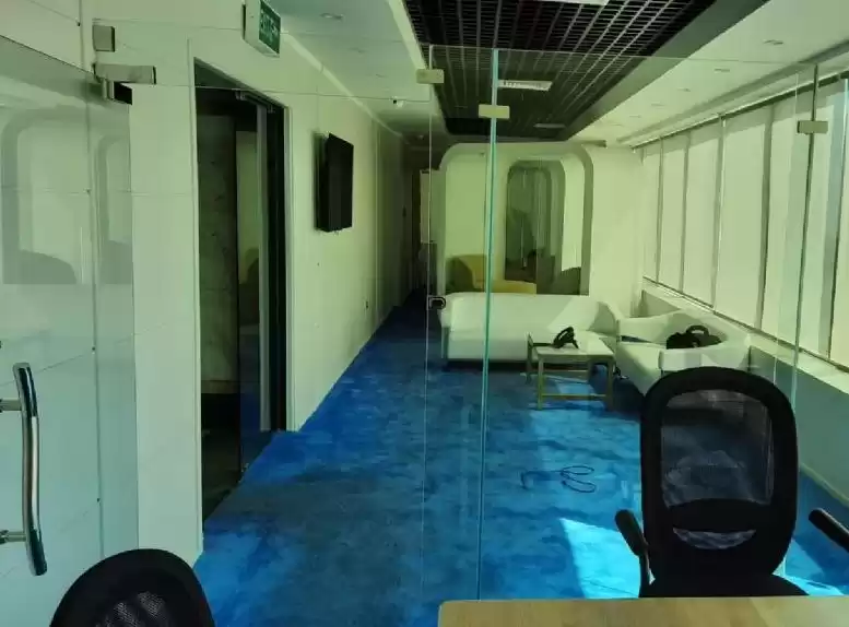 商业的 就绪物业 楼/楼 办公室  出租 在 科威特 #24814 - 1  image 