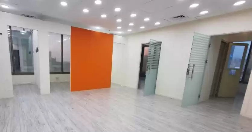 商业的 就绪物业 U/F 办公室  出租 在 科威特 #24833 - 1  image 