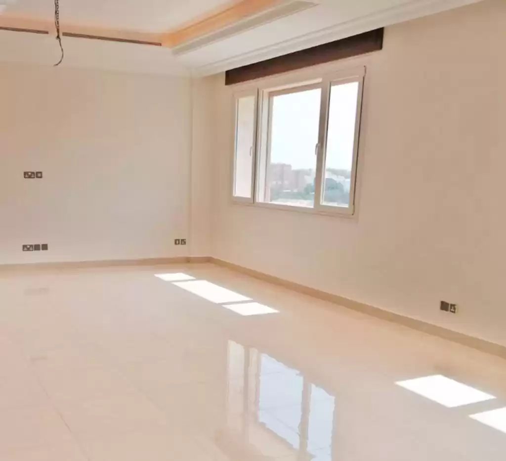 住宅 就绪物业 4 间卧室 U/F 公寓  出租 在 科威特 #24882 - 1  image 