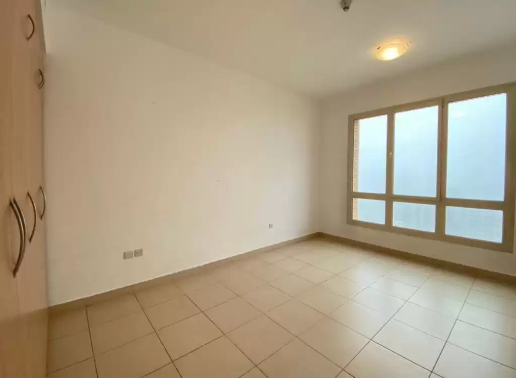住宅 就绪物业 3 间卧室 U/F 公寓  出租 在 科威特 #24943 - 1  image 