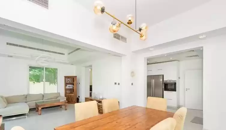 住宅 就绪物业 4 间卧室 楼/楼 独立别墅  出售 在 迪拜 #25021 - 1  image 