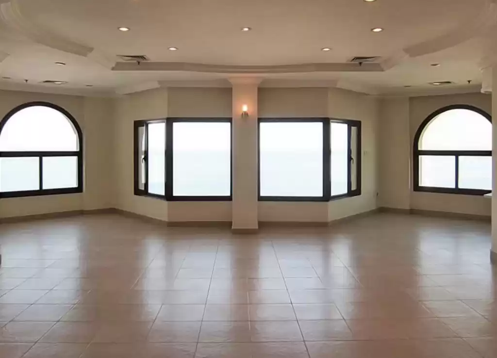 سكني عقار جاهز 3 غرف  غير مفروش شقة  للإيجار في الكويت #25031 - 1  صورة 