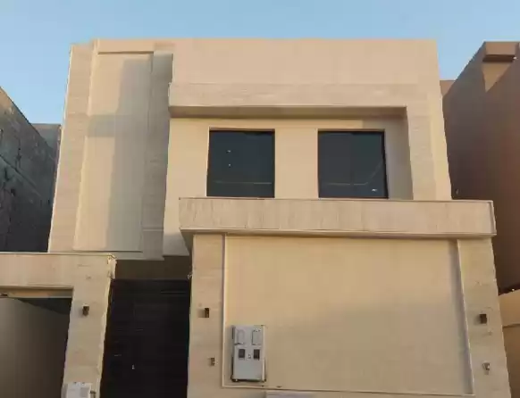 سكني عقار جاهز 5 + غرفة خادمة غير مفروش فيلا  للبيع في الرياض #25068 - 1  صورة 