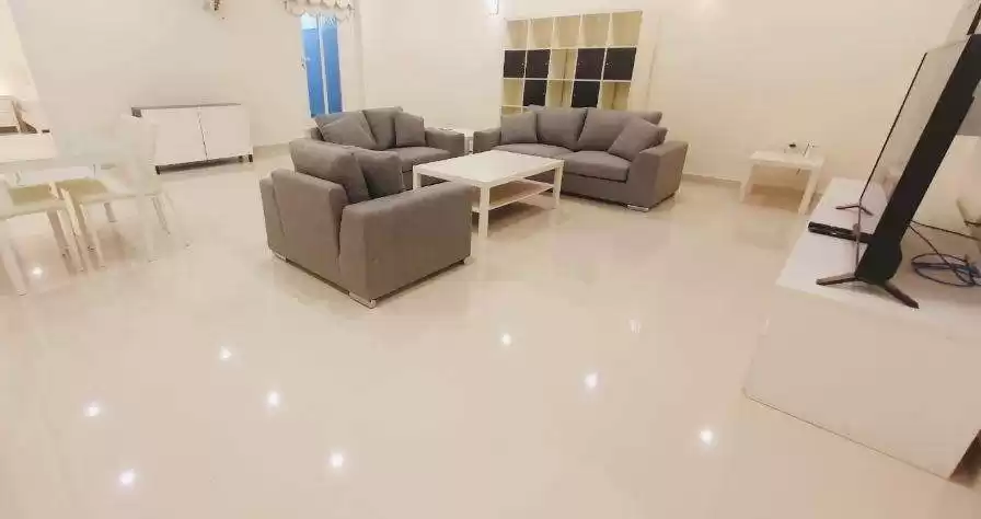 سكني عقار جاهز 2 غرف  مفروش شقة  للإيجار في الكويت #25139 - 1  صورة 