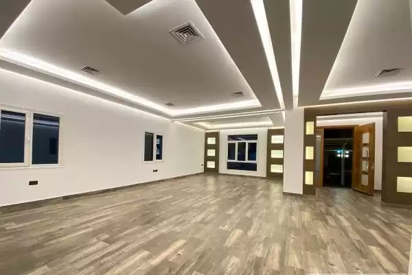 مسکونی املاک آماده 3+ اتاق خواب خدمتکار S/F اپارتمان  برای اجاره که در کویت #25154 - 1  image 