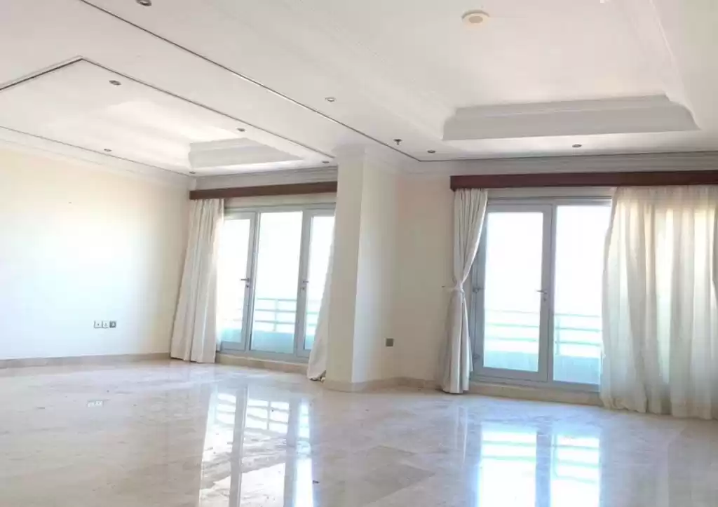سكني عقار جاهز 2 غرف  غير مفروش شقة  للإيجار في الكويت #25177 - 1  صورة 