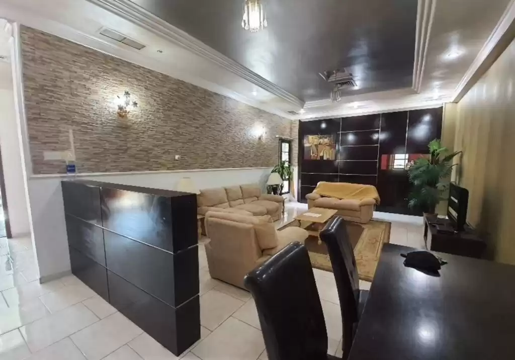 Residential Ready Property 2 Bedrooms F/F Apartment  for rent in Kuwait #25203 - 1  image 