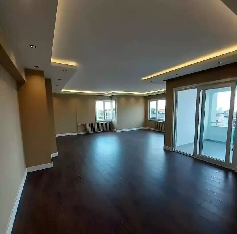 住宅 就绪物业 3 间卧室 U/F 公寓  出售 在 伊斯坦布尔 #25292 - 1  image 