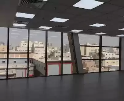 Comercial Listo Propiedad U / F Oficina  alquiler en Riad #25337 - 1  image 