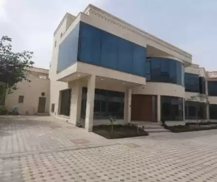 Residencial Listo Propiedad 4 + habitaciones de servicio S / F Villa Standerlone  alquiler en Al Manamah #25399 - 1  image 