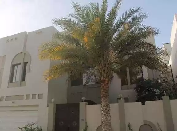 Residential Ready Property 4 Bedrooms F/F Standalone Villa  for sale in Al-Manamah #25403 - 1  image 