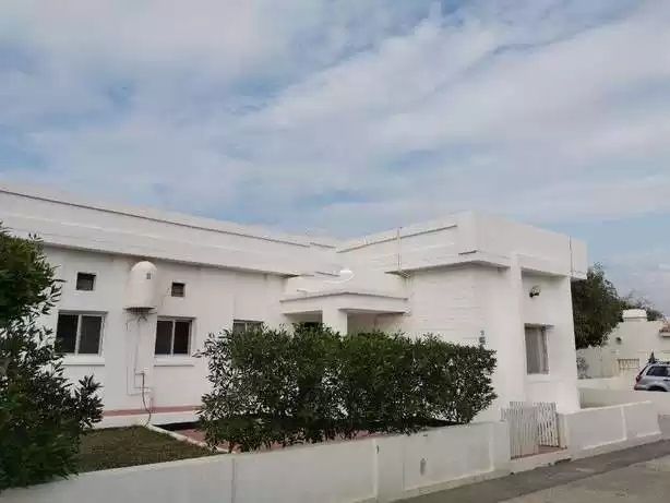 Residential Ready Property 3+maid Bedrooms S/F Villa in Compound  for rent in Al-Manamah #25436 - 1  image 