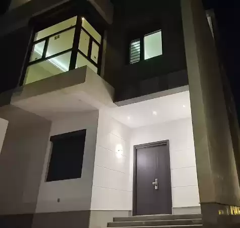 سكني عقار جاهز 4 + غرفة خادمة غير مفروش فيلا  للبيع في الرياض #25447 - 1  صورة 