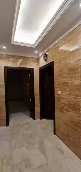 yerleşim Hazır Mülk 4 Yatak Odası U/F Apartman  satılık içinde Riyad #25481 - 1  image 