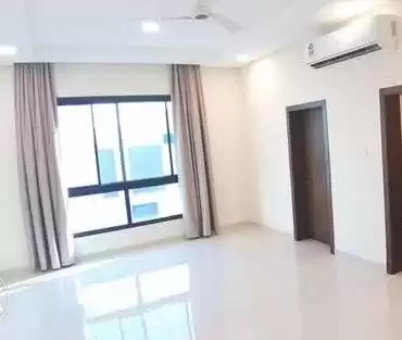 Wohn Klaar eigendom 2 Schlafzimmer U/F Wohnung  zu vermieten in Al-Manama #25574 - 1  image 